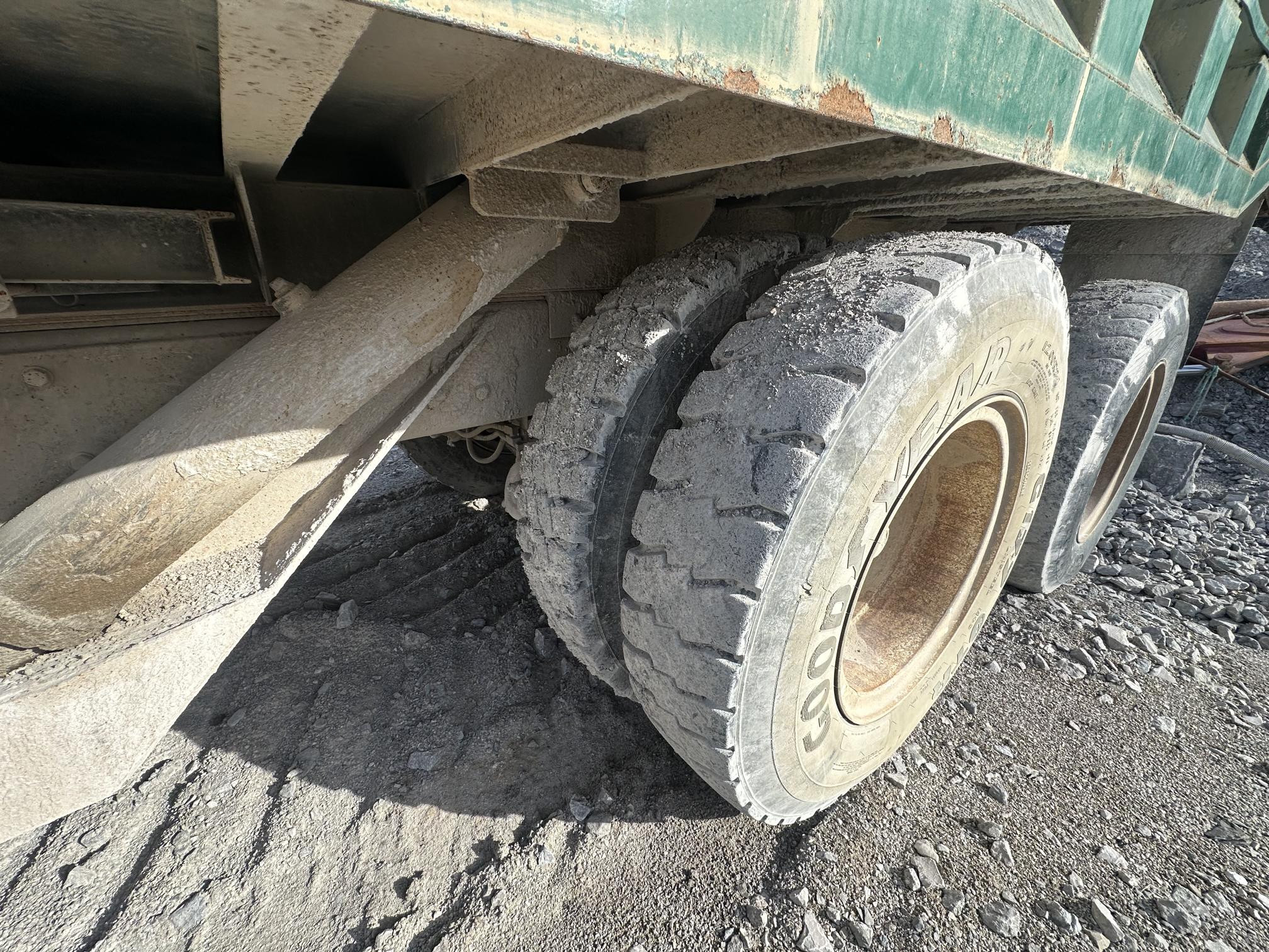 1997 MACK RD8 - Image 17