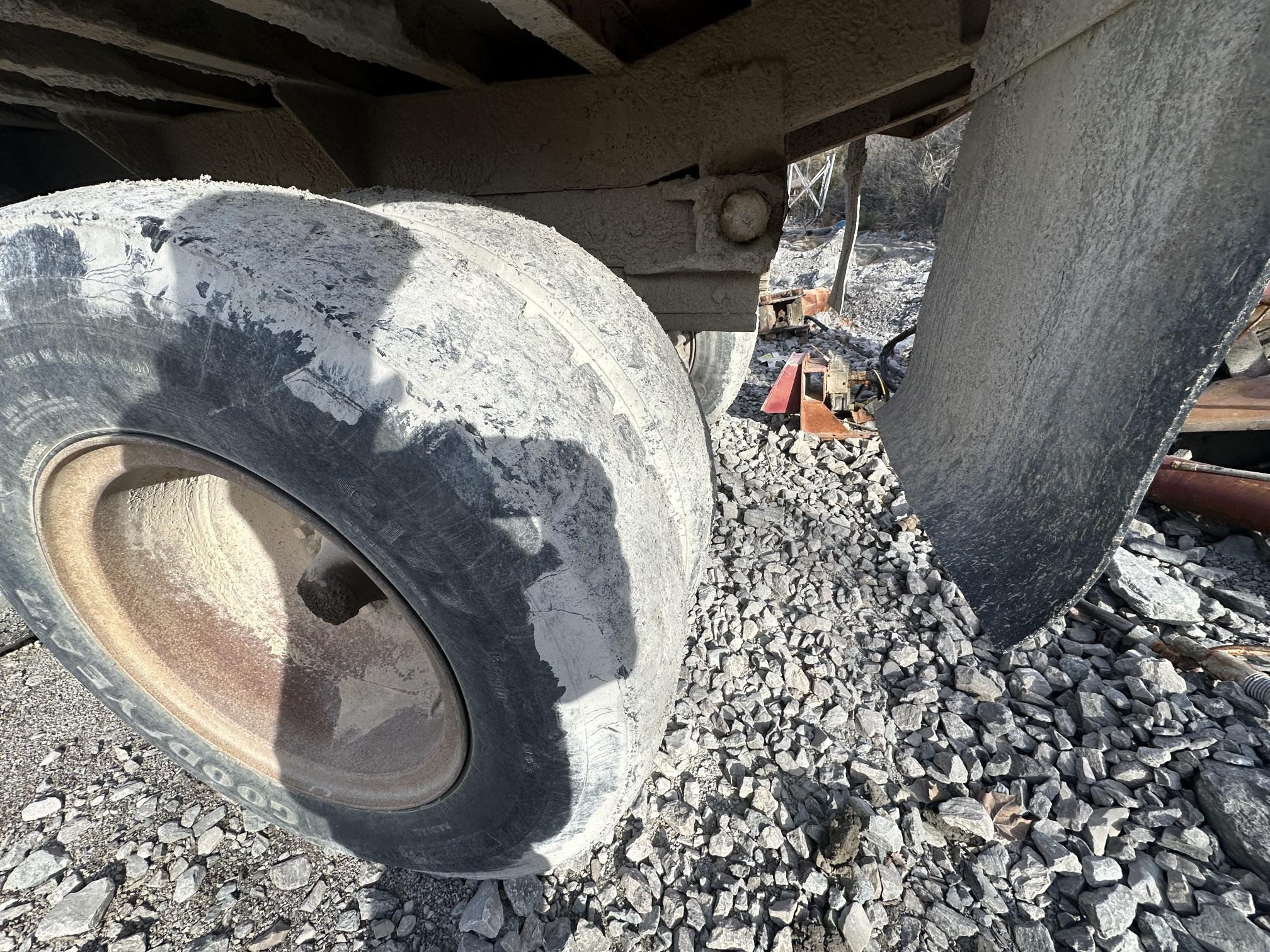 1997 MACK RD8 - Image 19