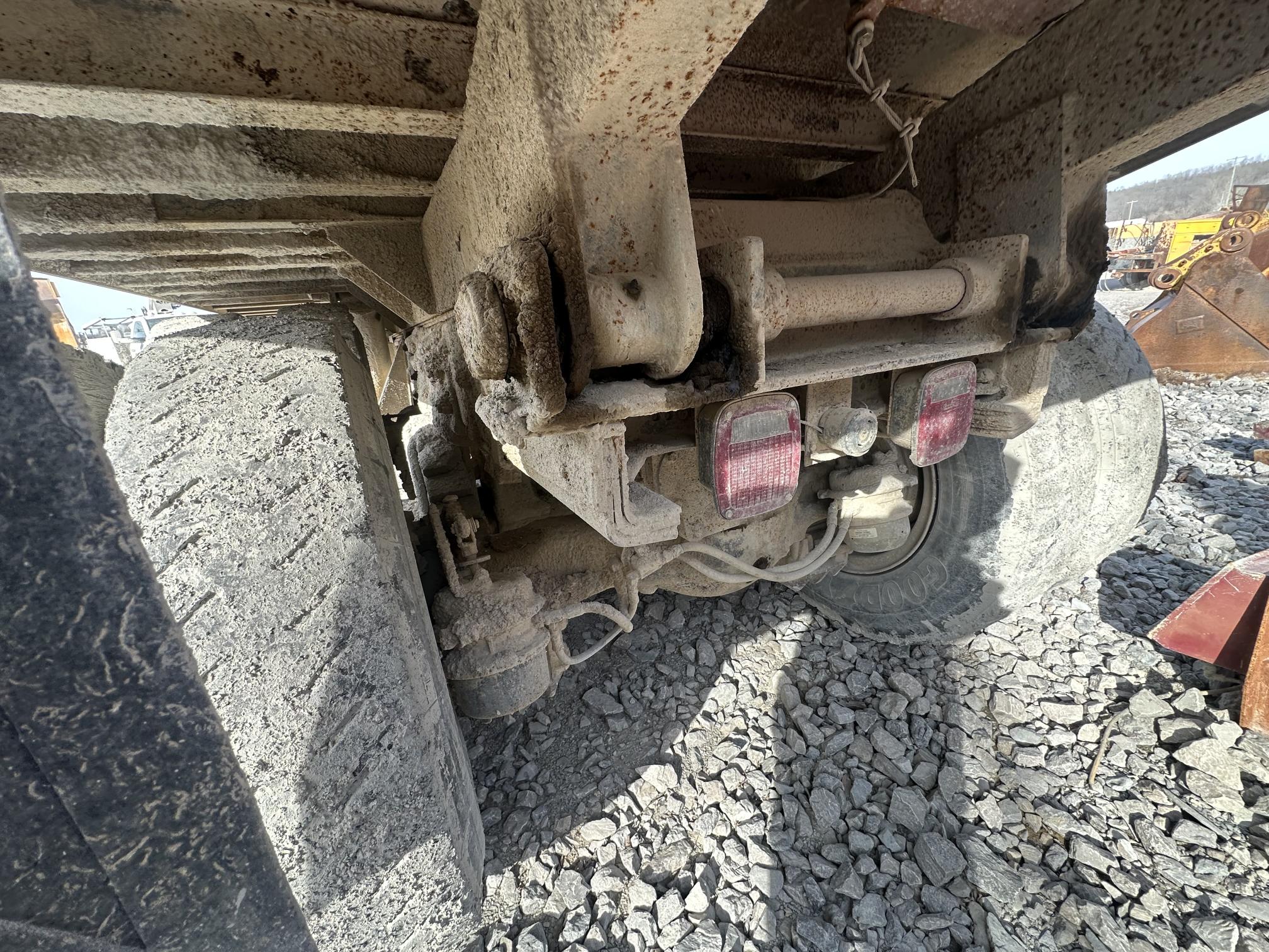 1997 MACK RD8 - Image 20