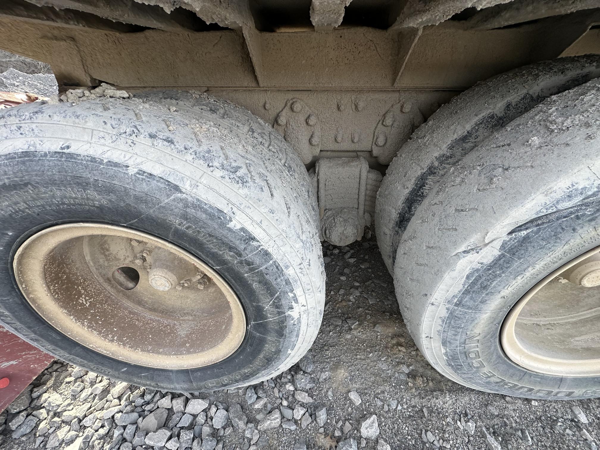 1997 MACK RD8 - Image 23