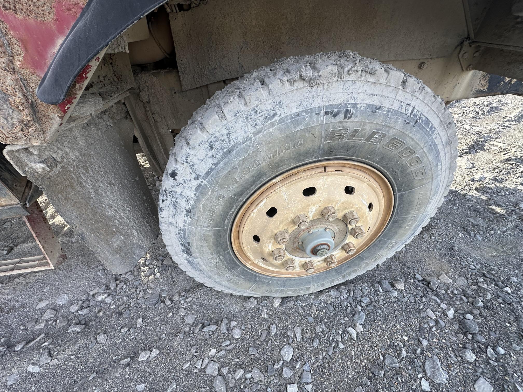 1997 MACK RD8 - Image 27