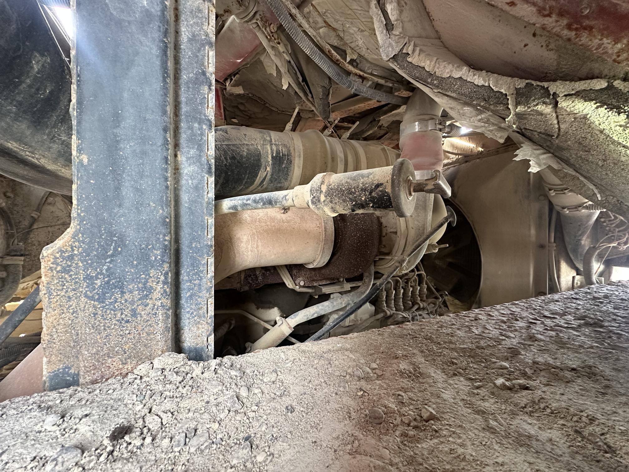 1997 MACK RD8 - Image 28