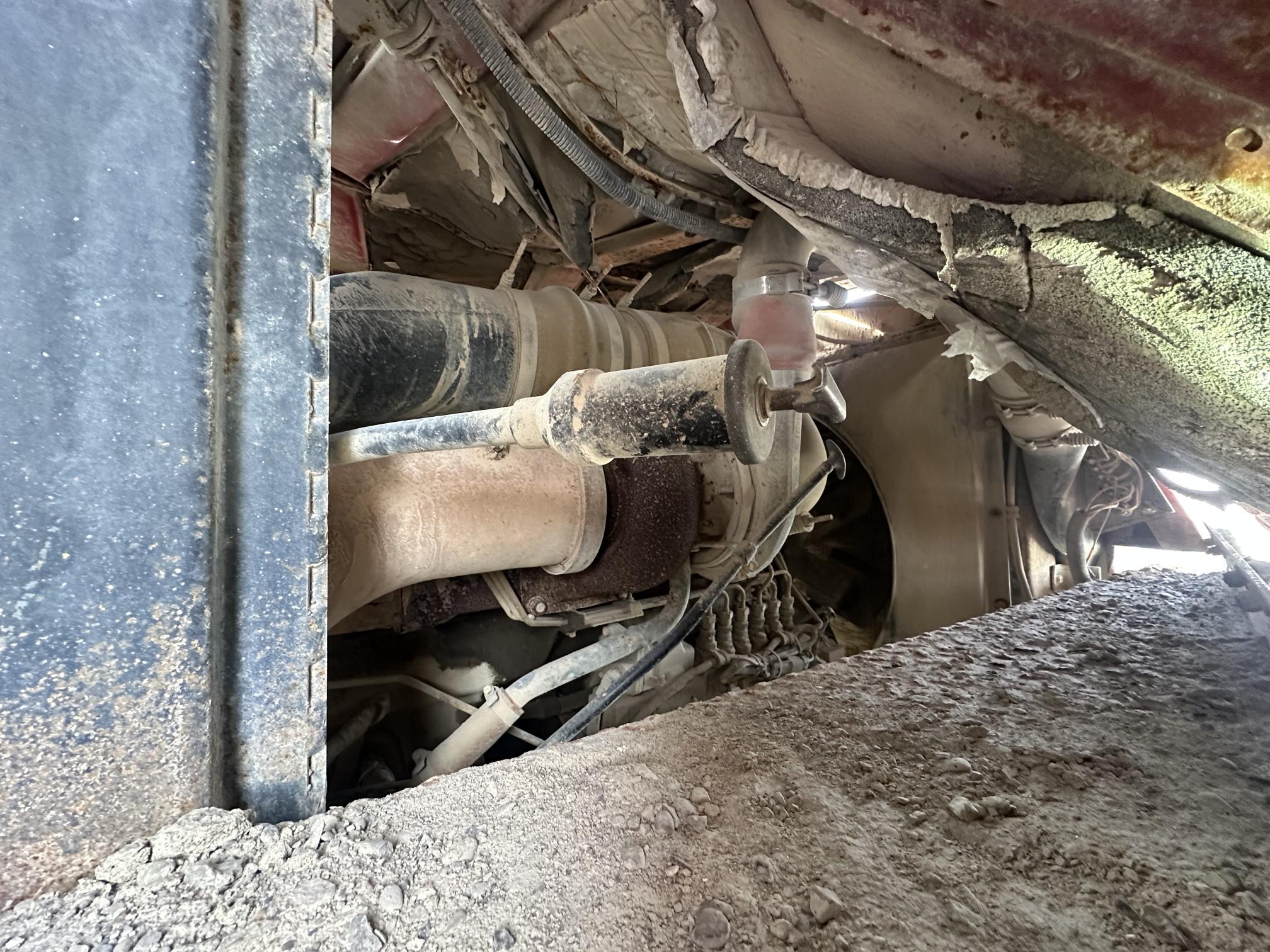 1997 MACK RD8 - Image 29