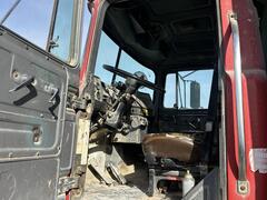 1997 MACK RD8 - Image 32