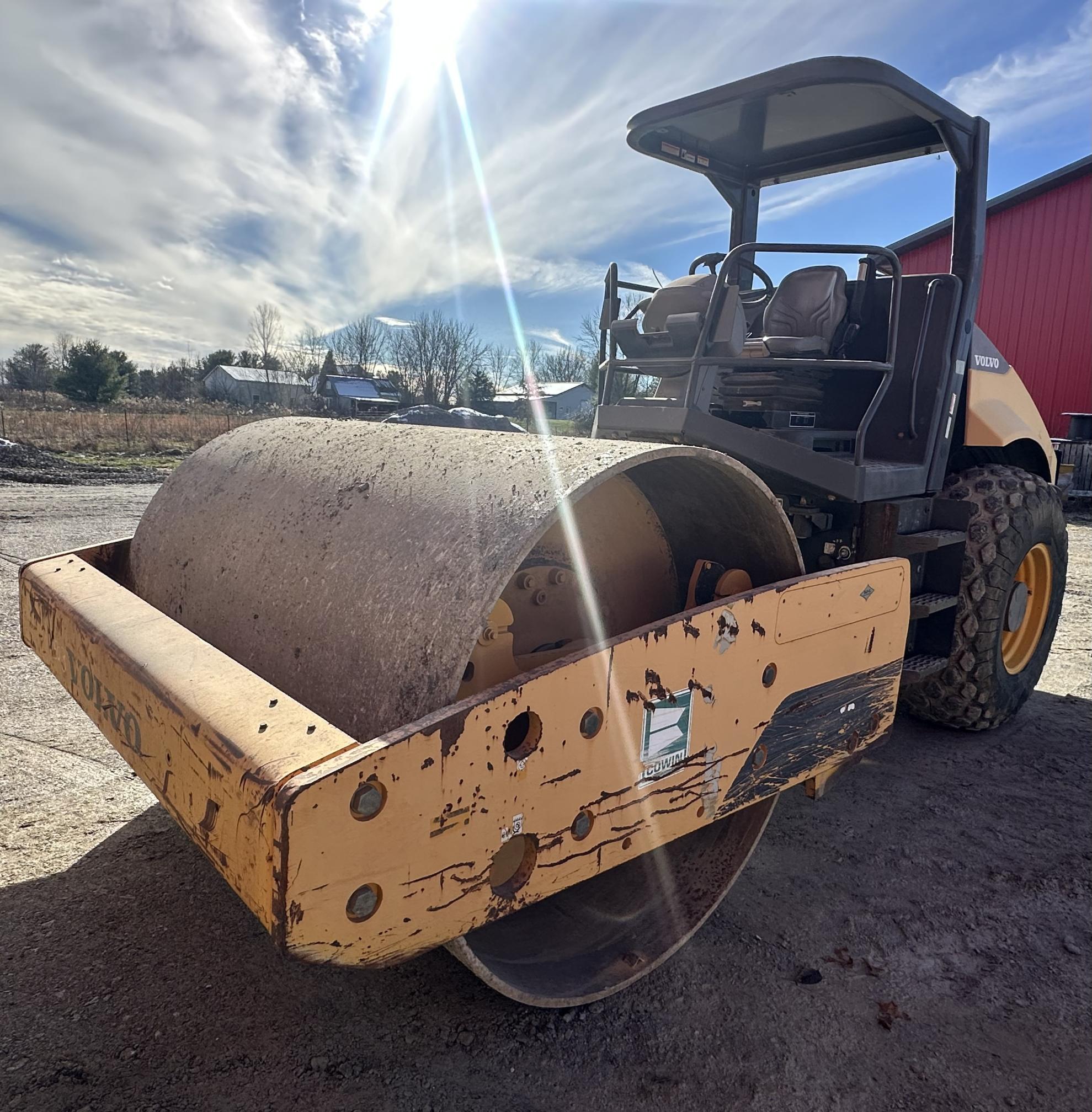 2013 VOLVO SD115 - Image 4