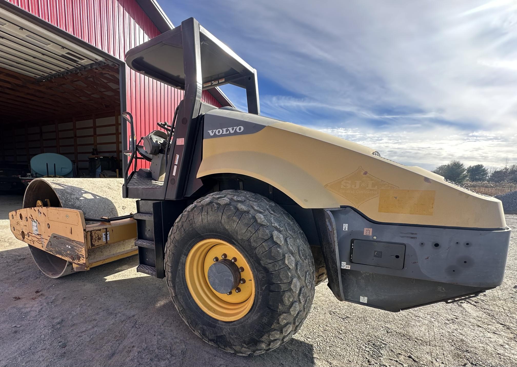 2013 VOLVO SD115 - Image 5