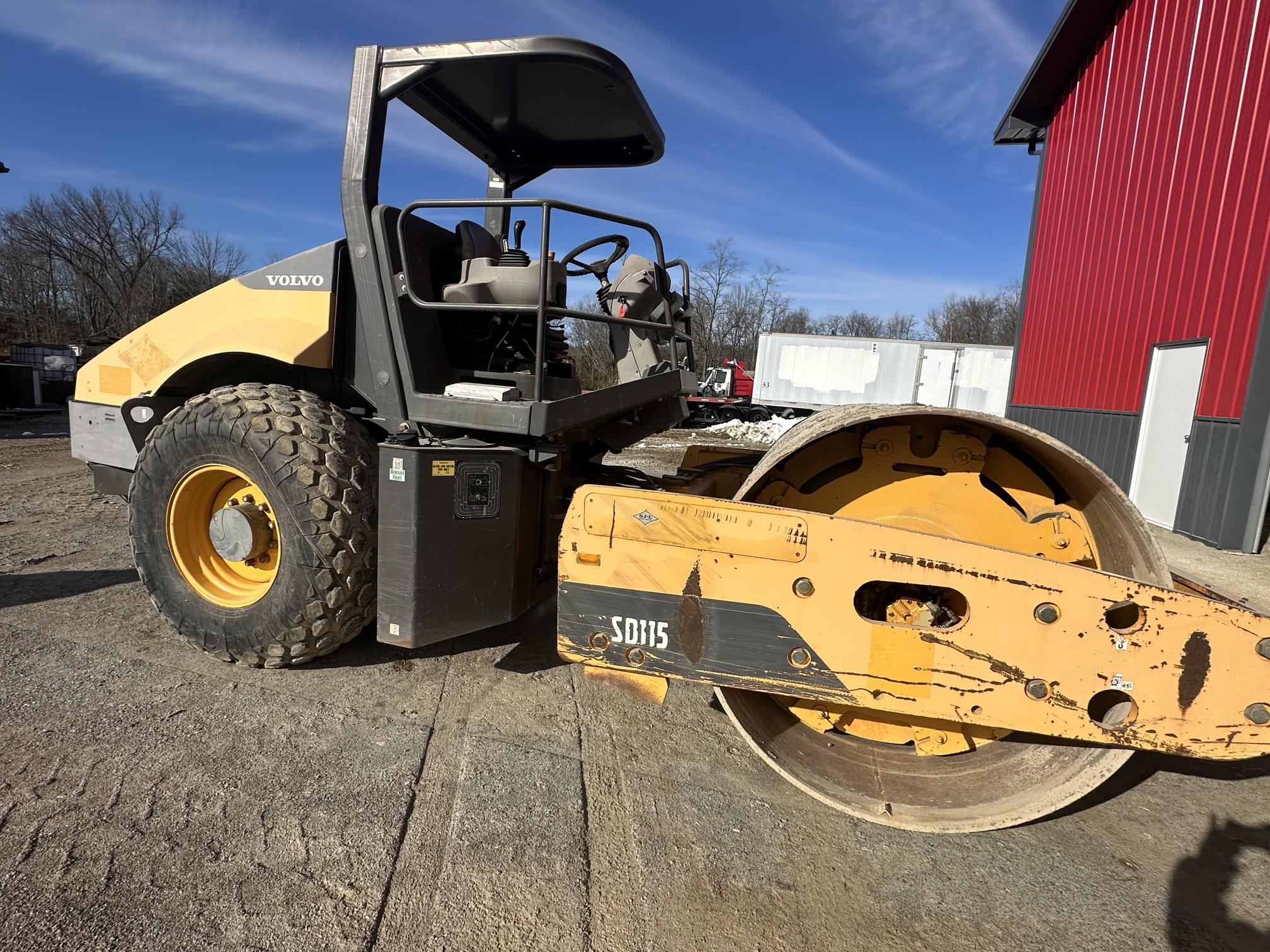 2013 VOLVO SD115 - Image 9