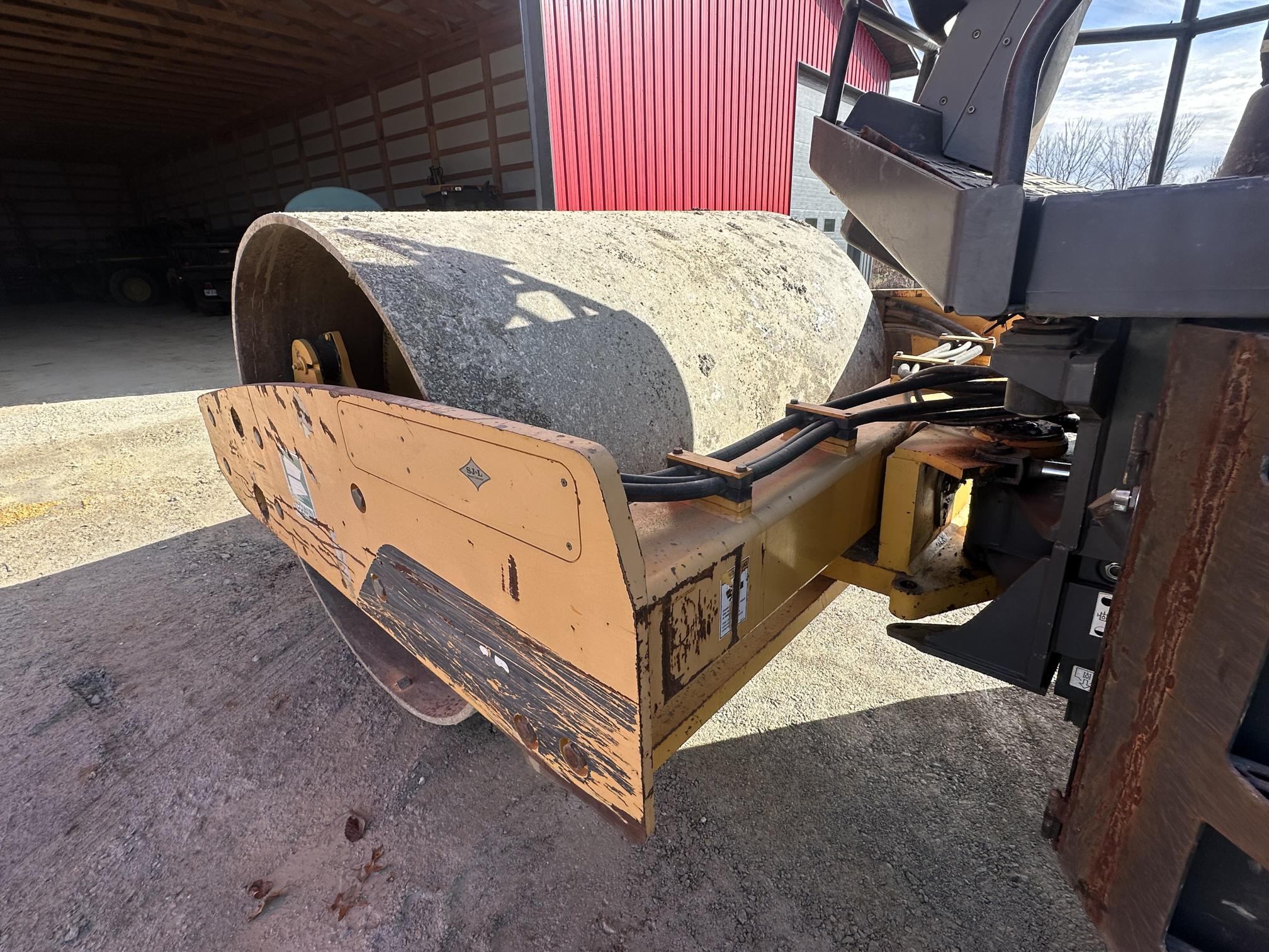 2013 VOLVO SD115 - Image 11