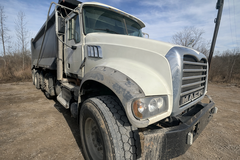 2013 MACK Granite CU713 - Image 1