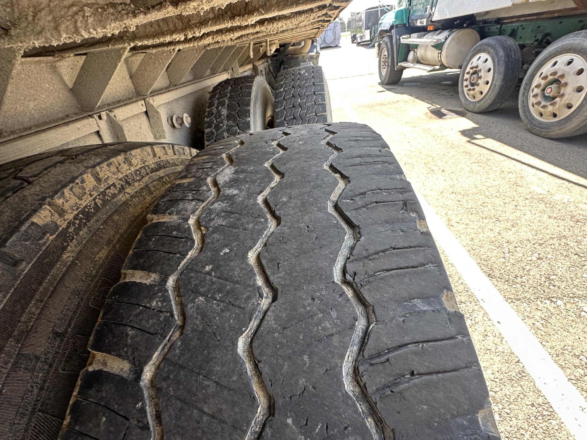 1998 MACK CL713 - Image 26