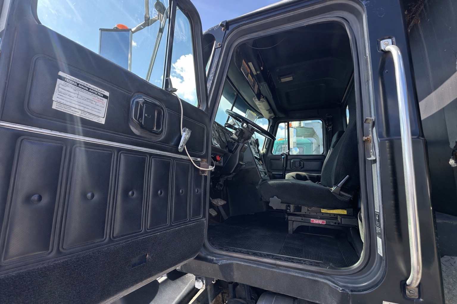 1998 MACK CL713 - Image 33