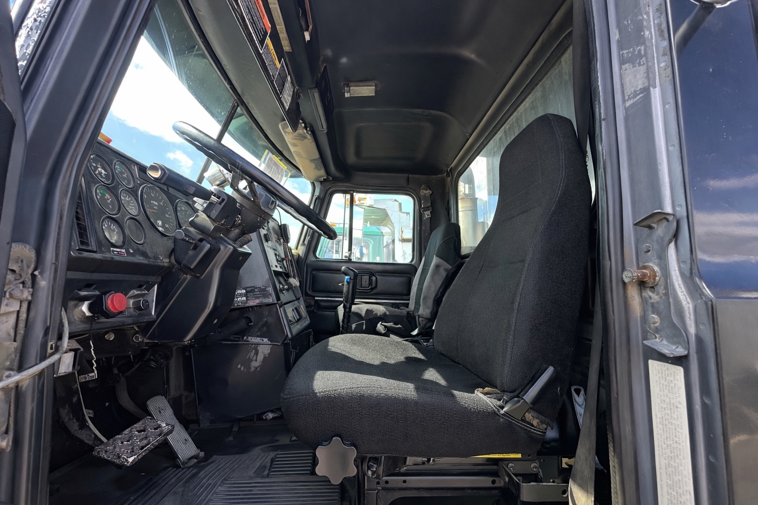 1998 MACK CL713 - Image 34