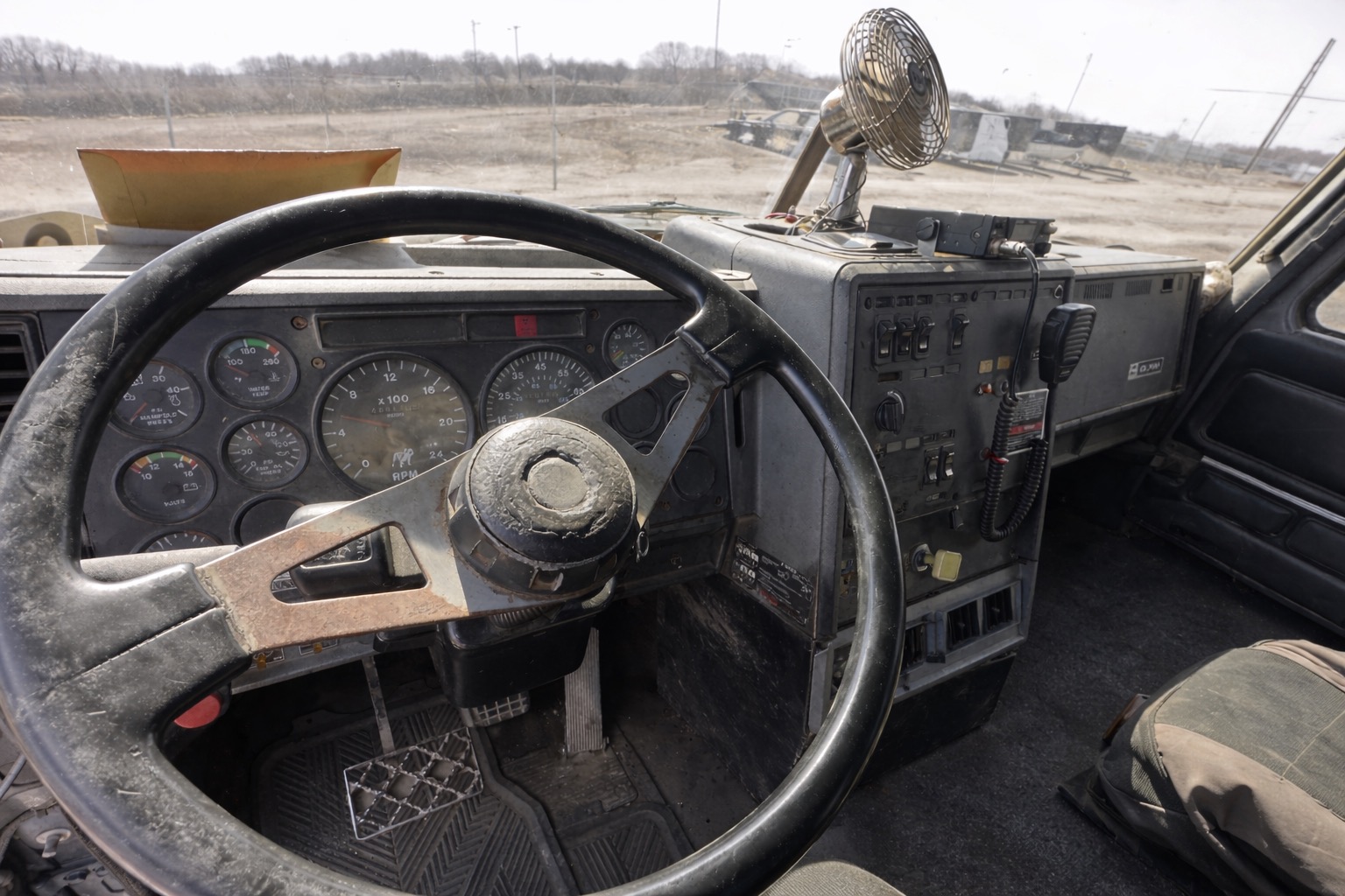 1998 MACK CL713 - Image 38