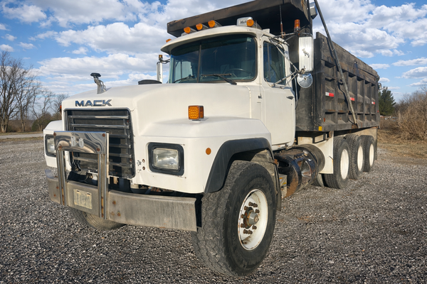 1999 MACK RD690S