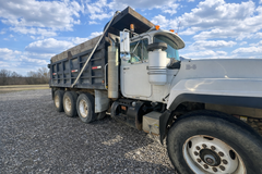 1999 MACK RD690S - Image 7