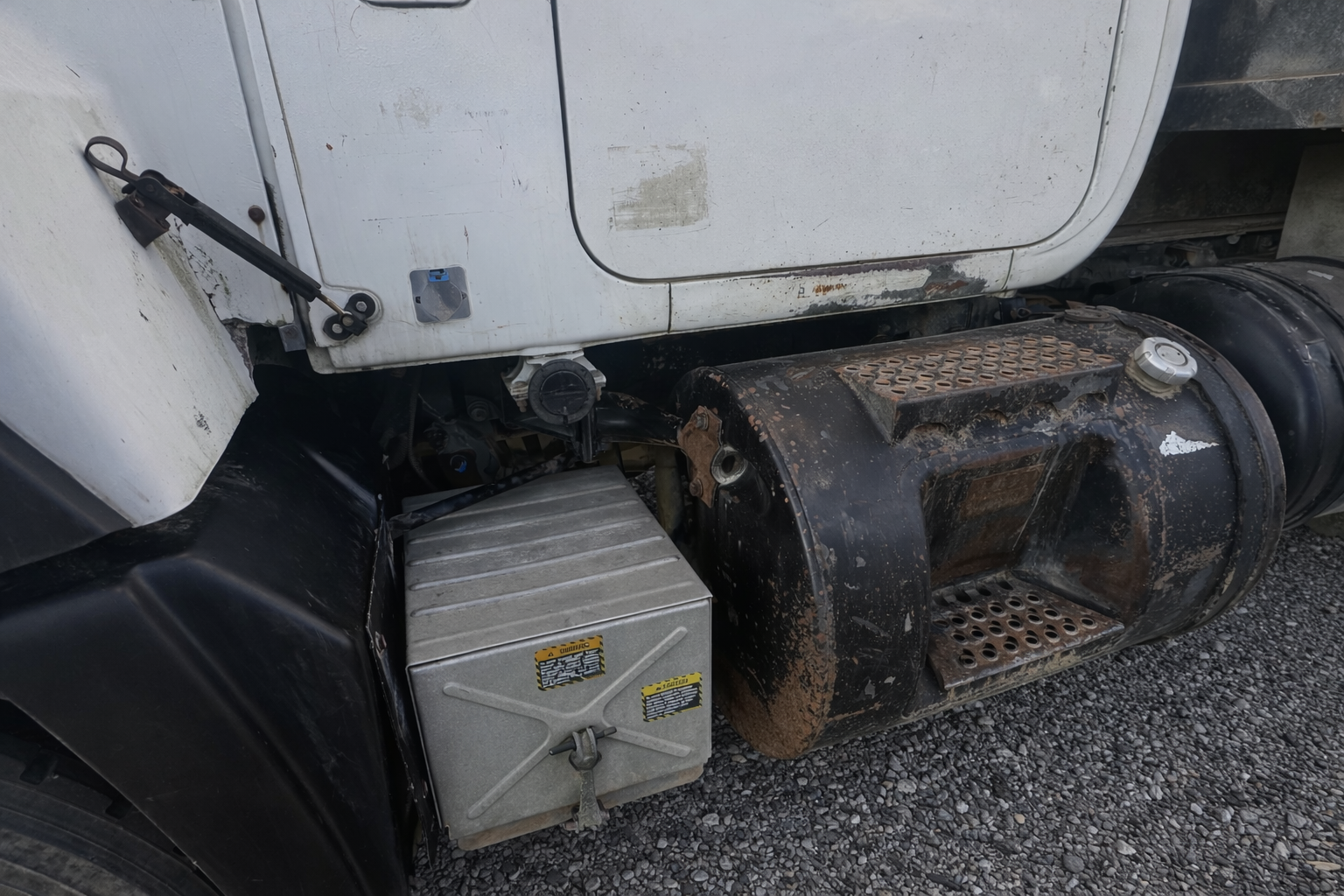 1999 MACK RD690S - view 10 of 37