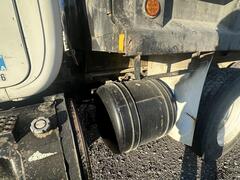 1999 MACK RD690S - Image 11