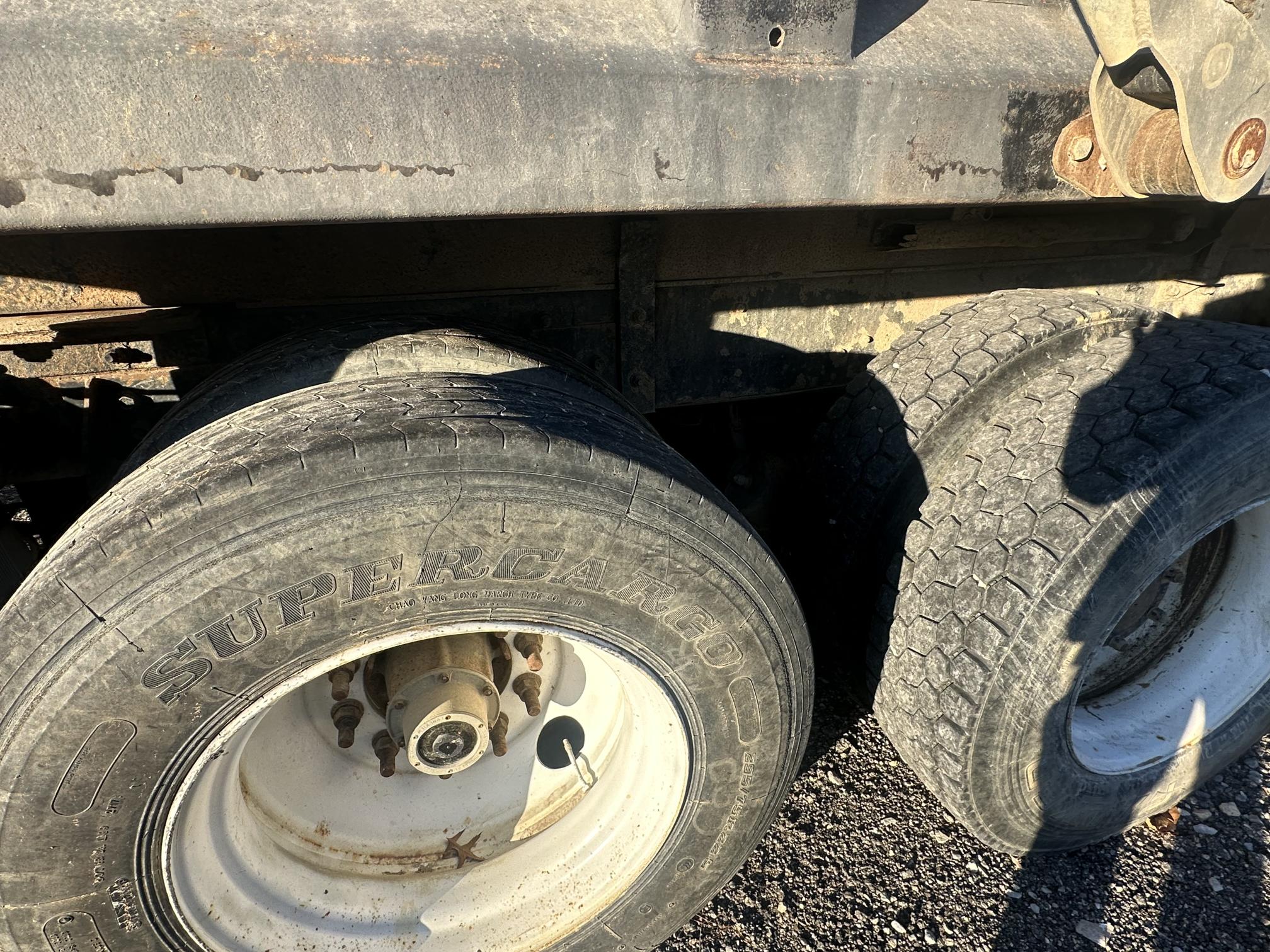 1999 MACK RD690S - view 12 of 37