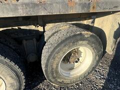 1999 MACK RD690S - Image 14