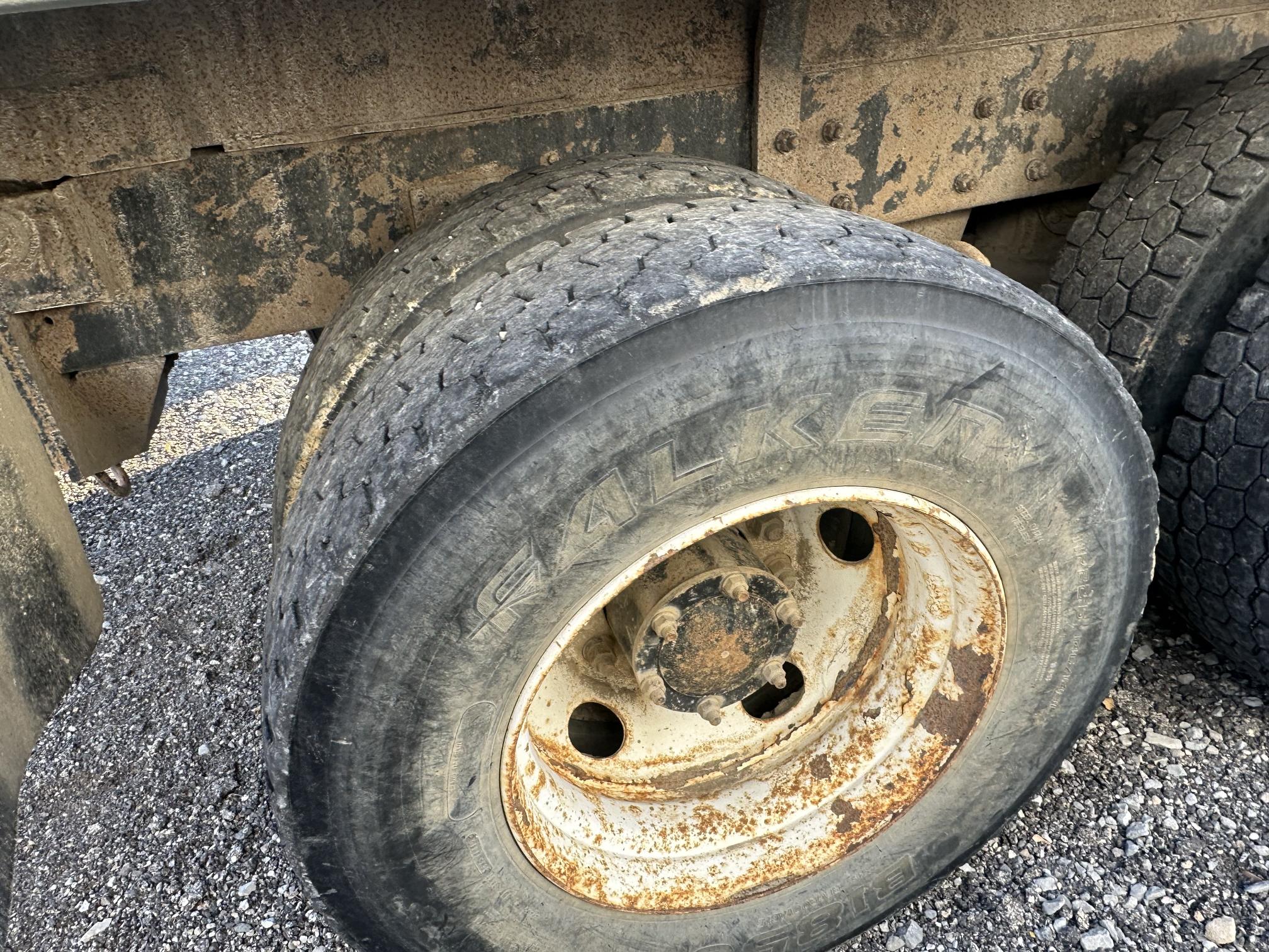 1999 MACK RD690S - view 18 of 37