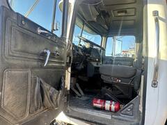 1999 MACK RD690S - Image 25