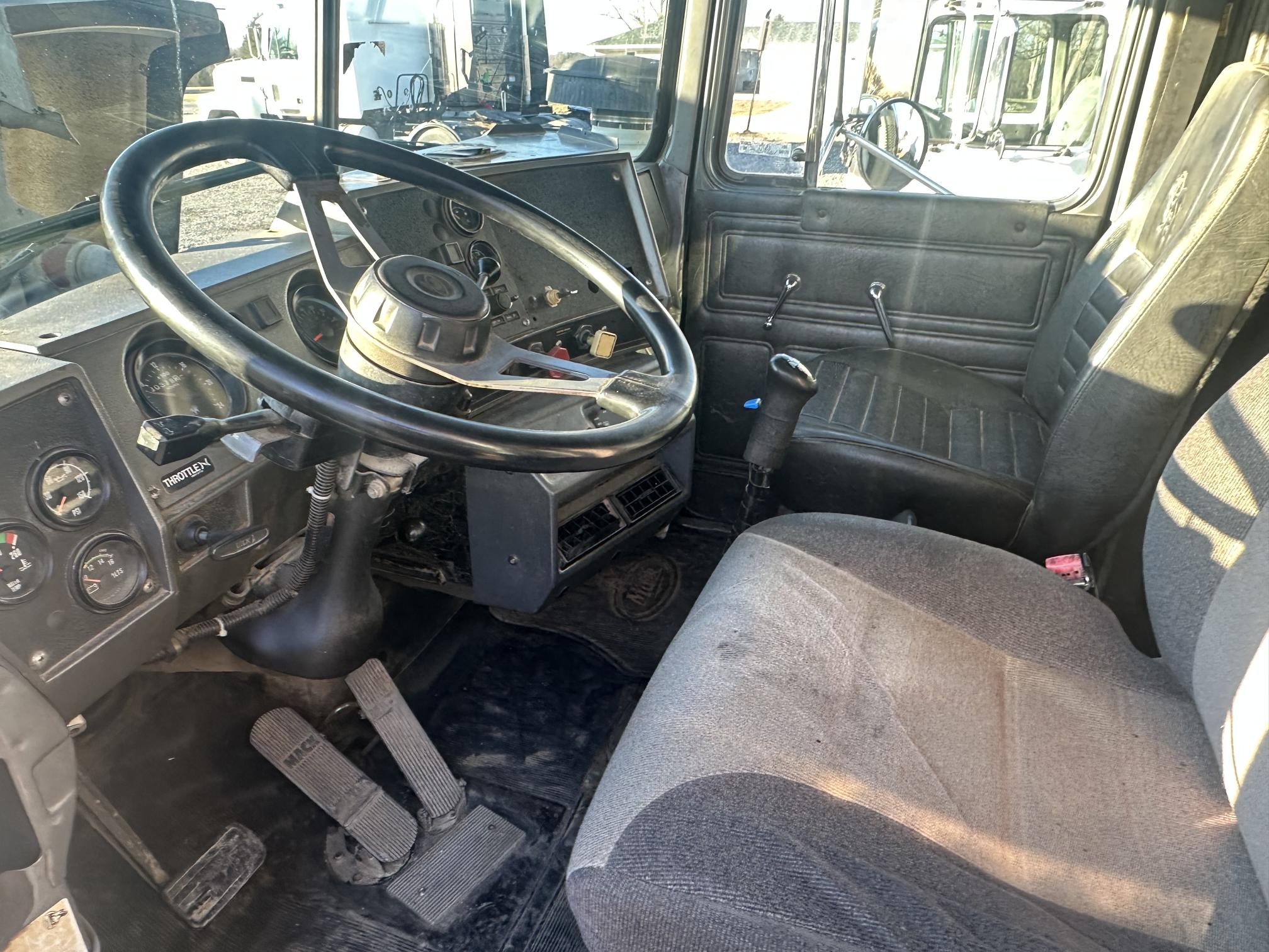 1999 MACK RD690S - Image 26