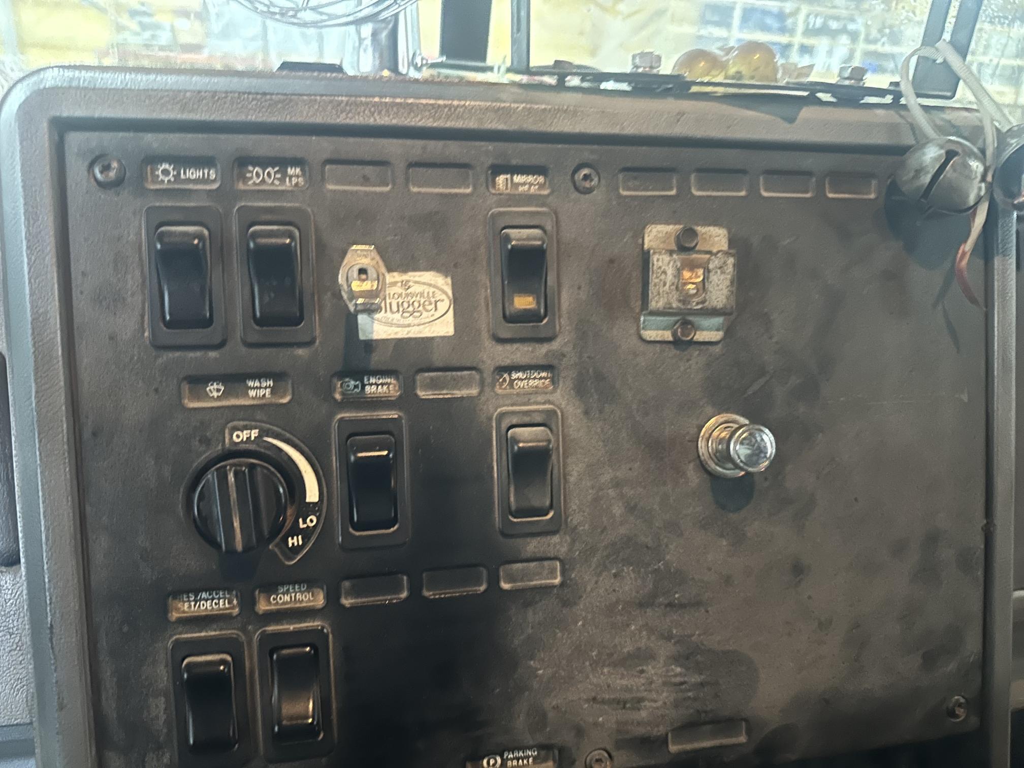 1999 MACK CL713 - Image 31