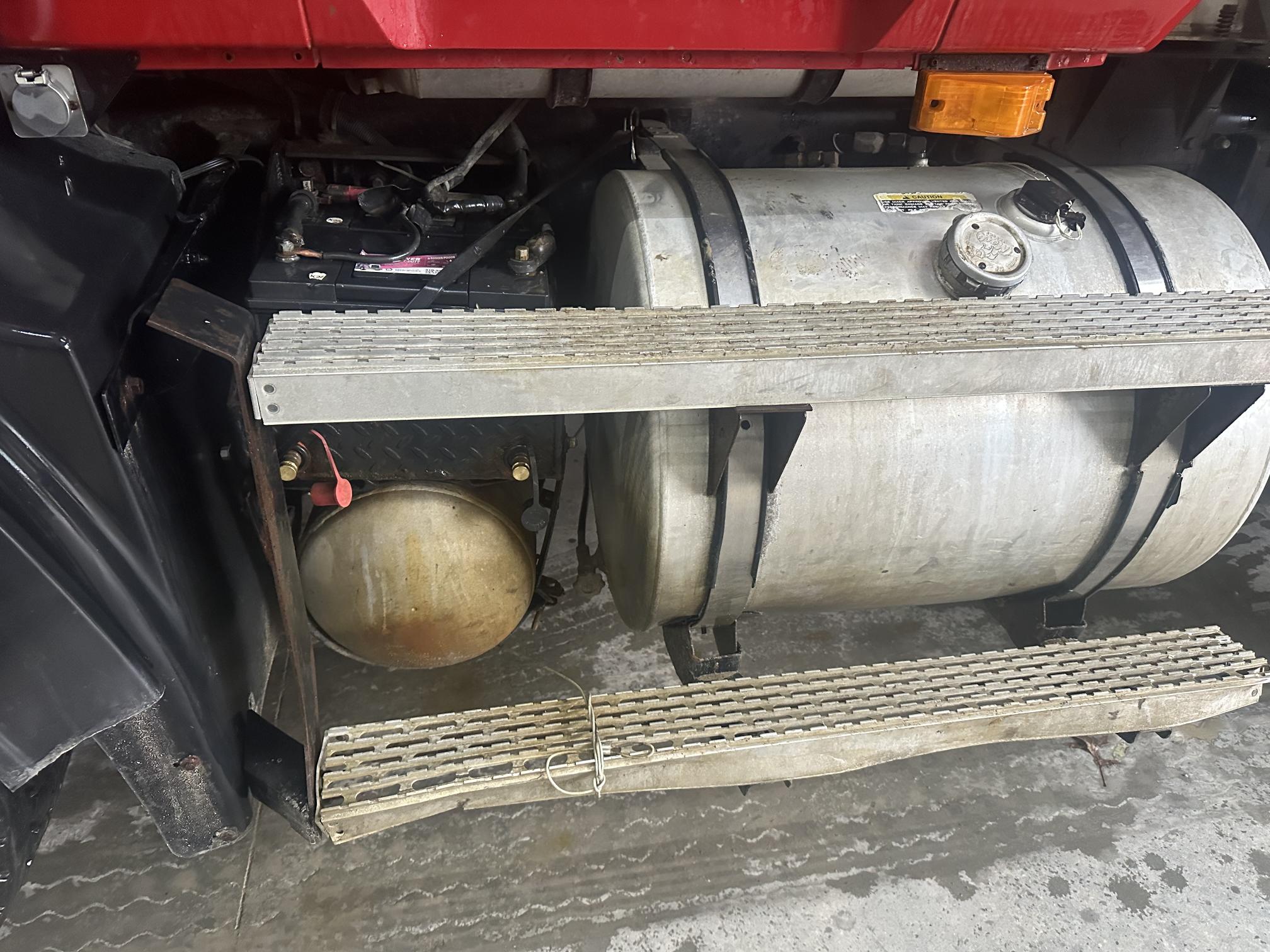 1999 MACK CL713 - Image 10