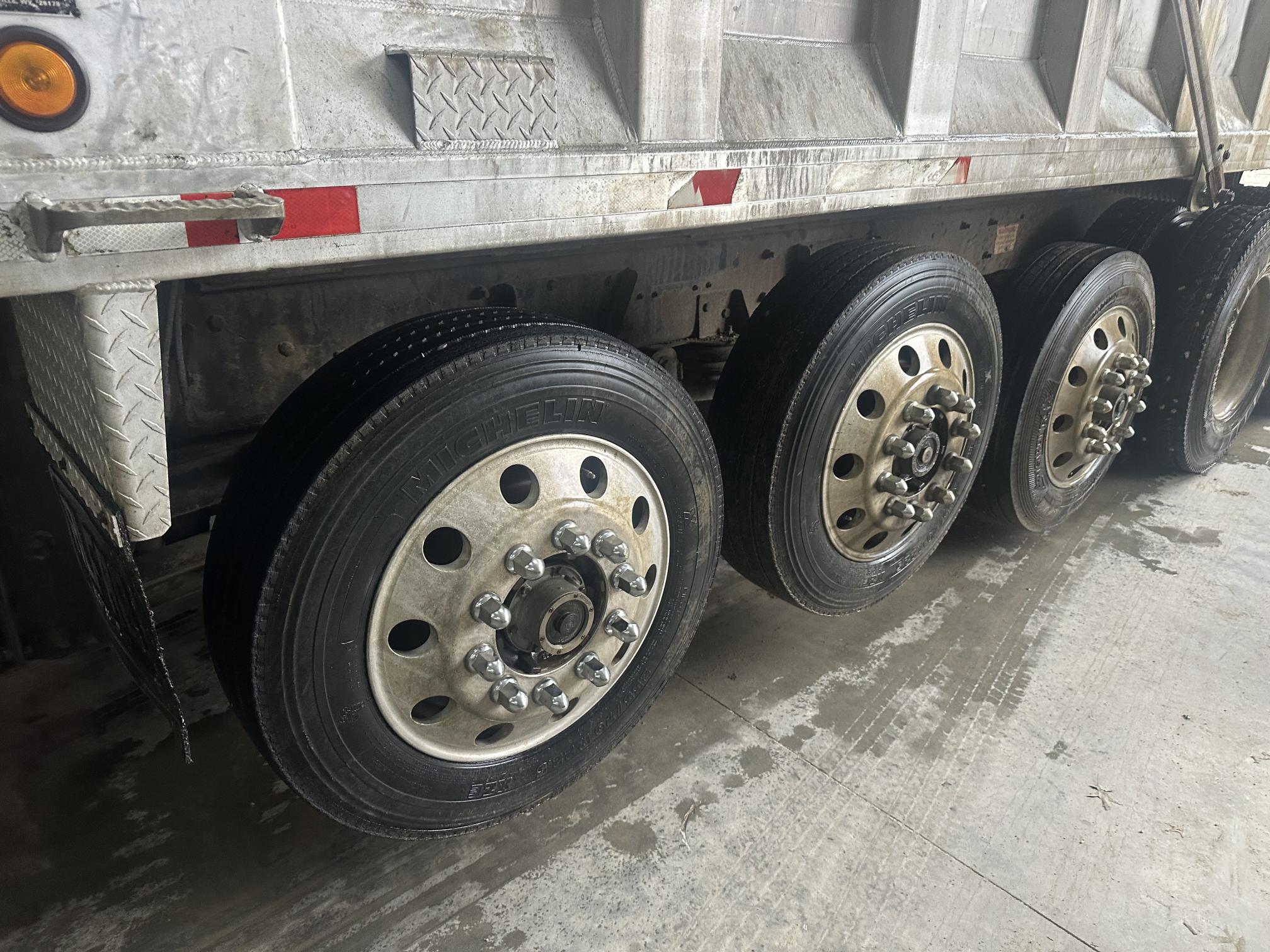 1999 MACK CL713 - Image 14