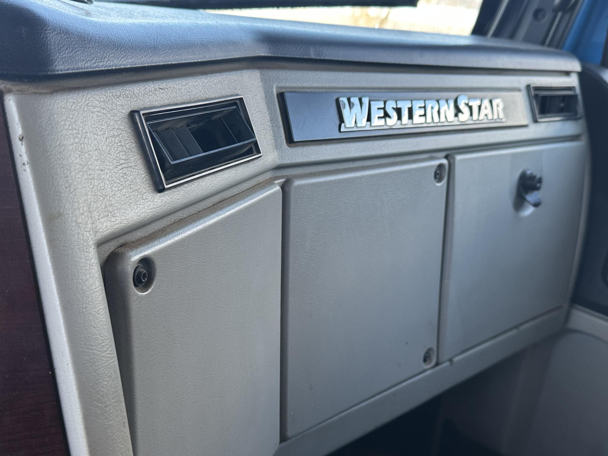 2020 WESTERN STAR 4700 - Image 45