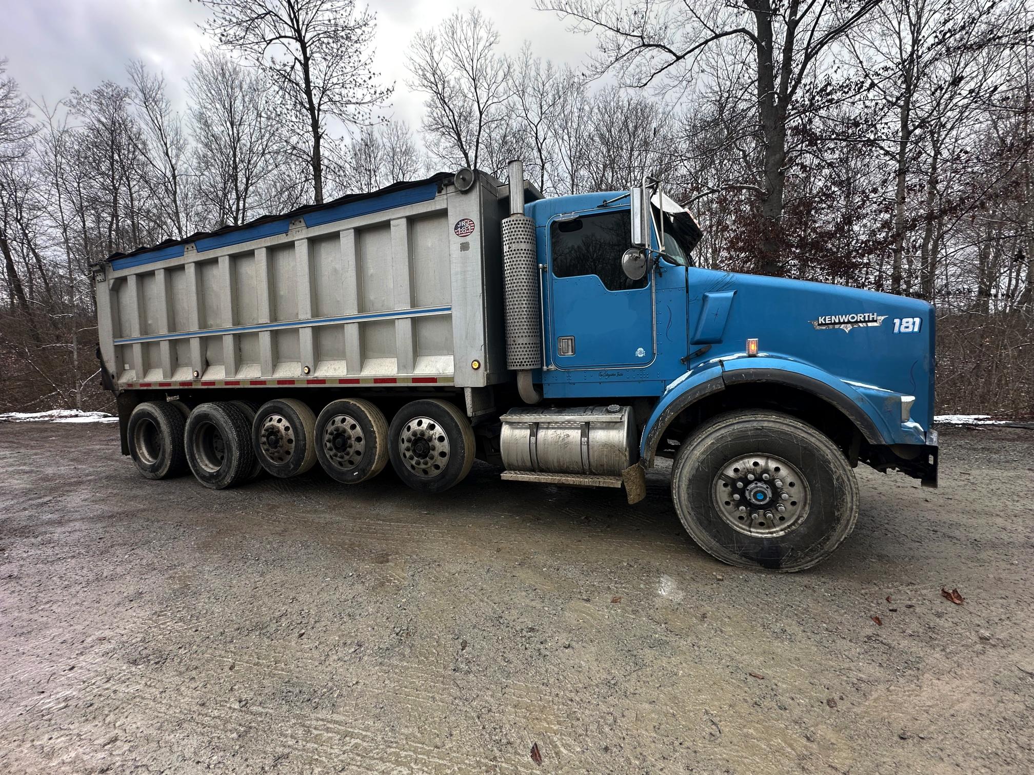 2002 KENWORTH T800 - Image 2