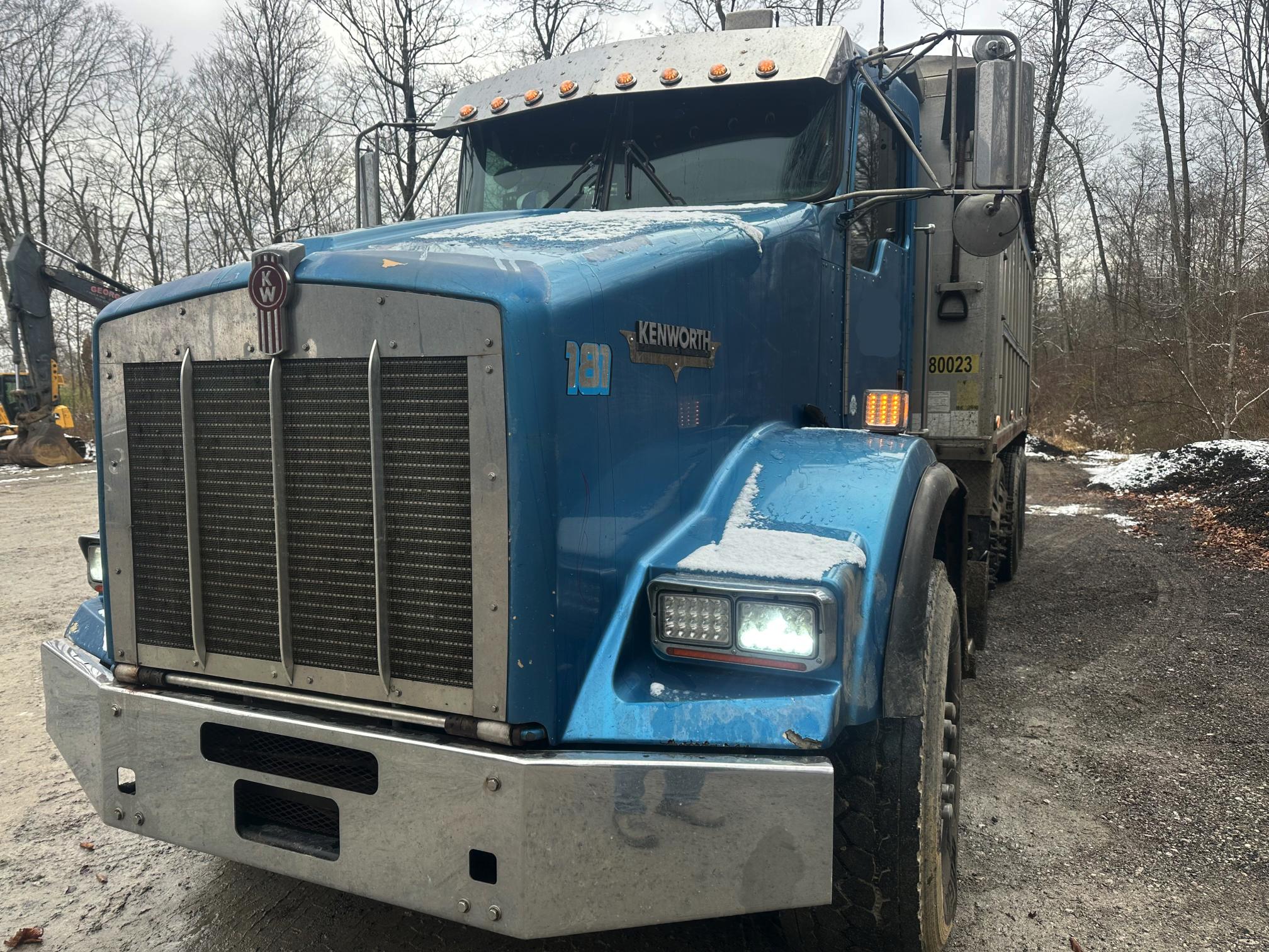 2002 KENWORTH T800 - Image 8