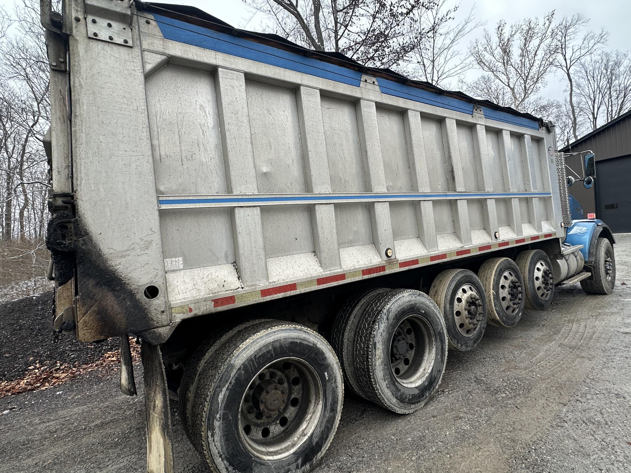 2002 KENWORTH T800 - Image 16