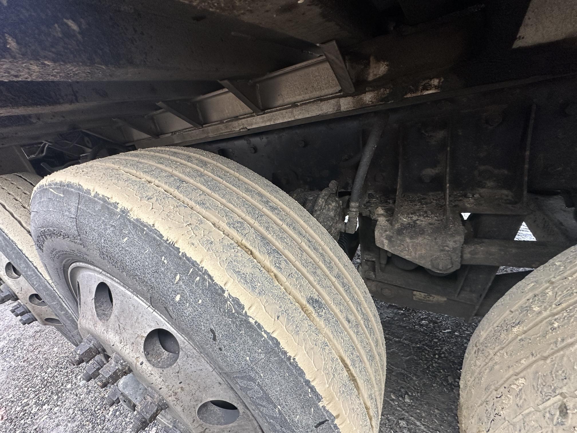 2002 KENWORTH T800 - Image 25