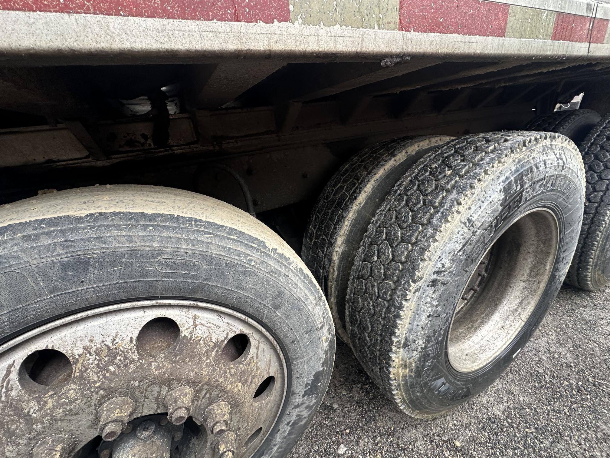 2002 KENWORTH T800 - Image 26