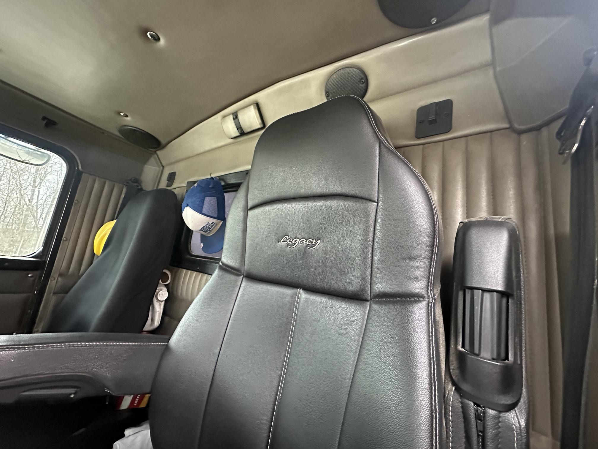 2002 KENWORTH T800 - Image 51