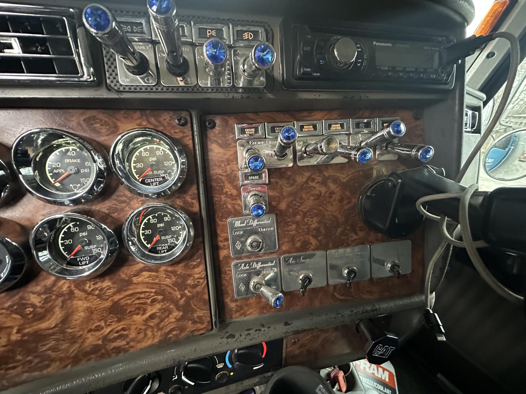 2002 KENWORTH T800 - Image 56