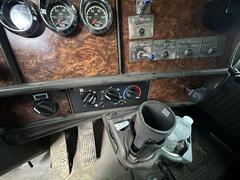 2002 KENWORTH T800 - Image 57