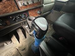 2002 KENWORTH T800 - Image 58