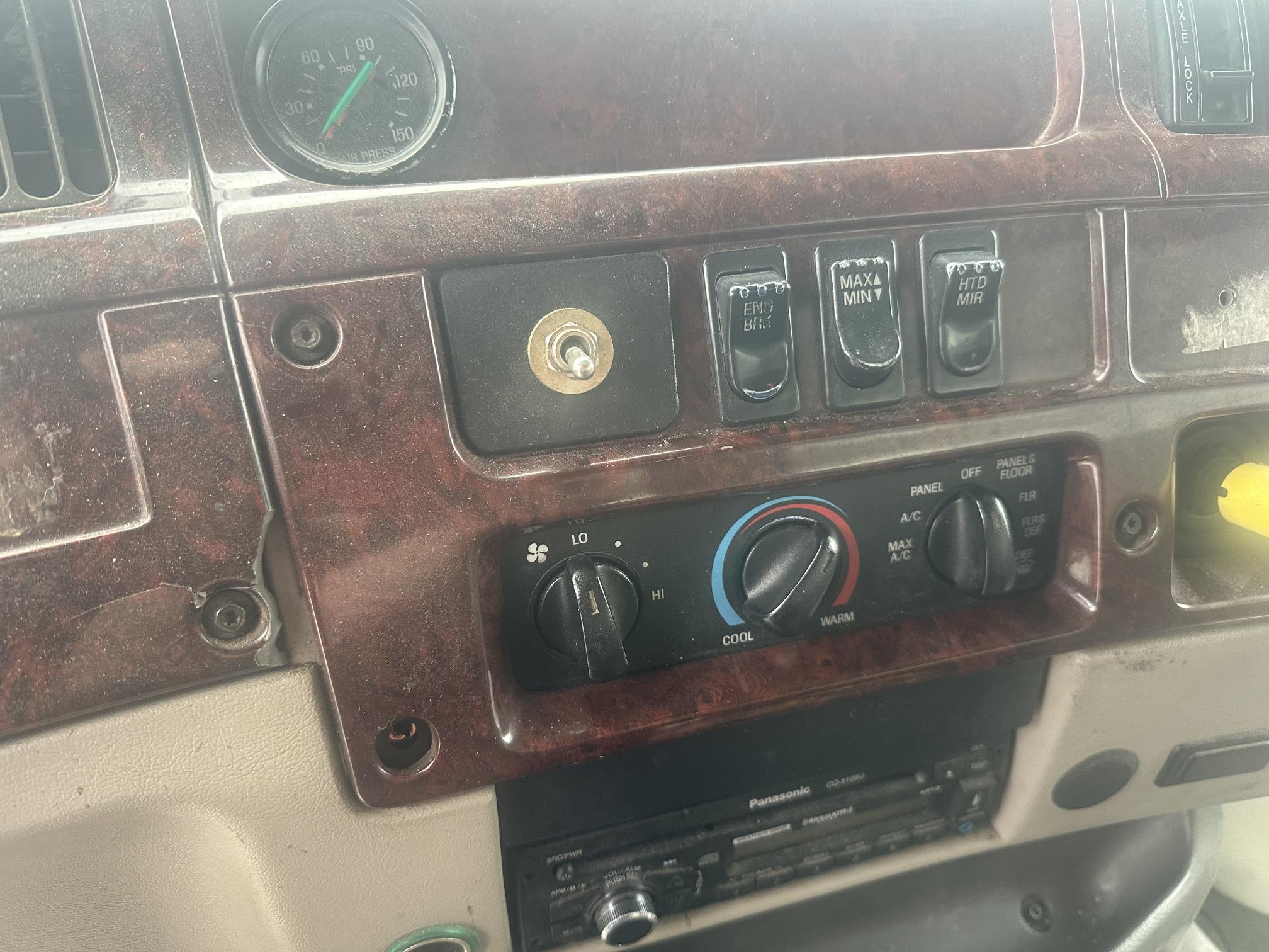 2003 STERLING L9500 - Image 33