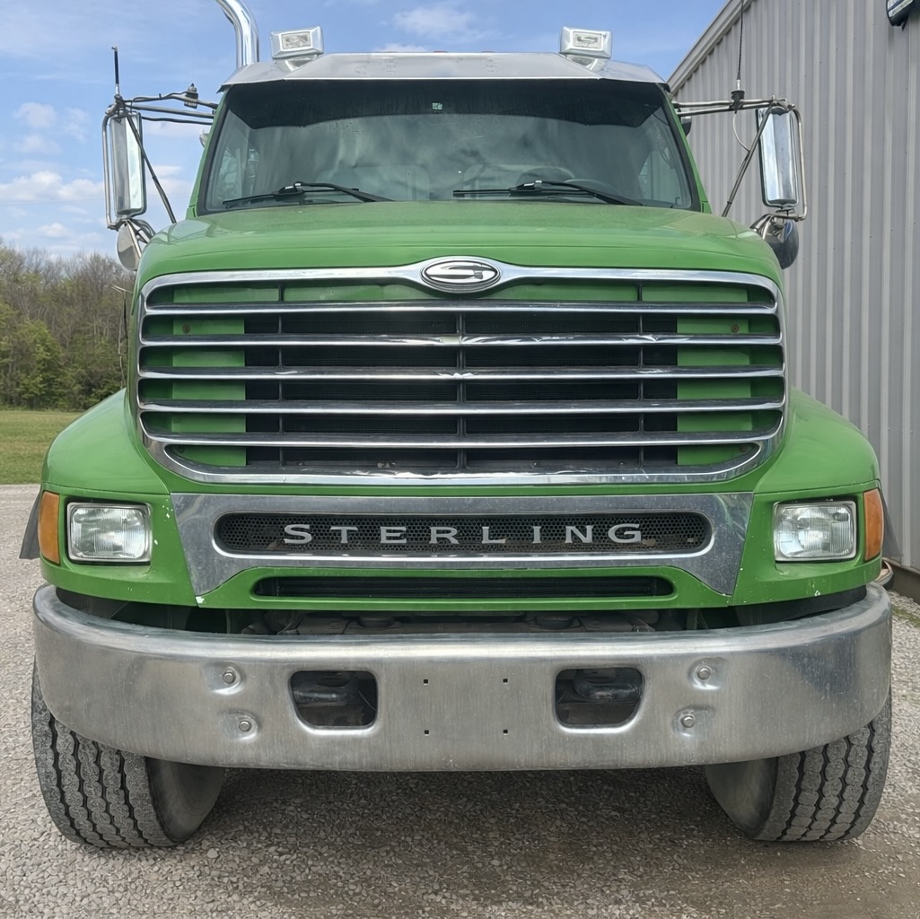 2003 STERLING L9500 - view 2 of 36