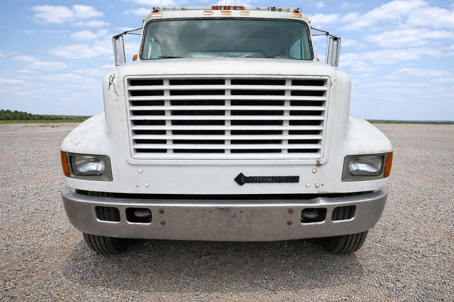 2001 INTERNATIONAL 4900 - view 8 of 35