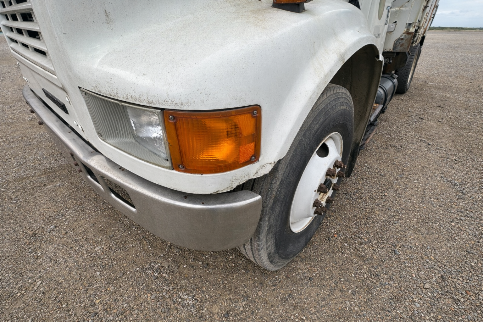 2001 INTERNATIONAL 4900 - Image 9