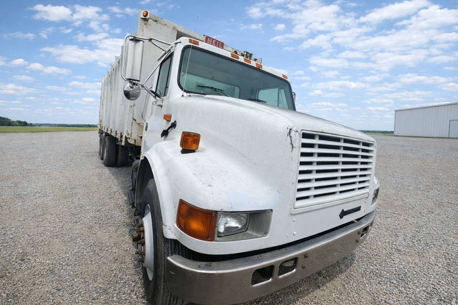 2001 INTERNATIONAL 4900 - Image 7