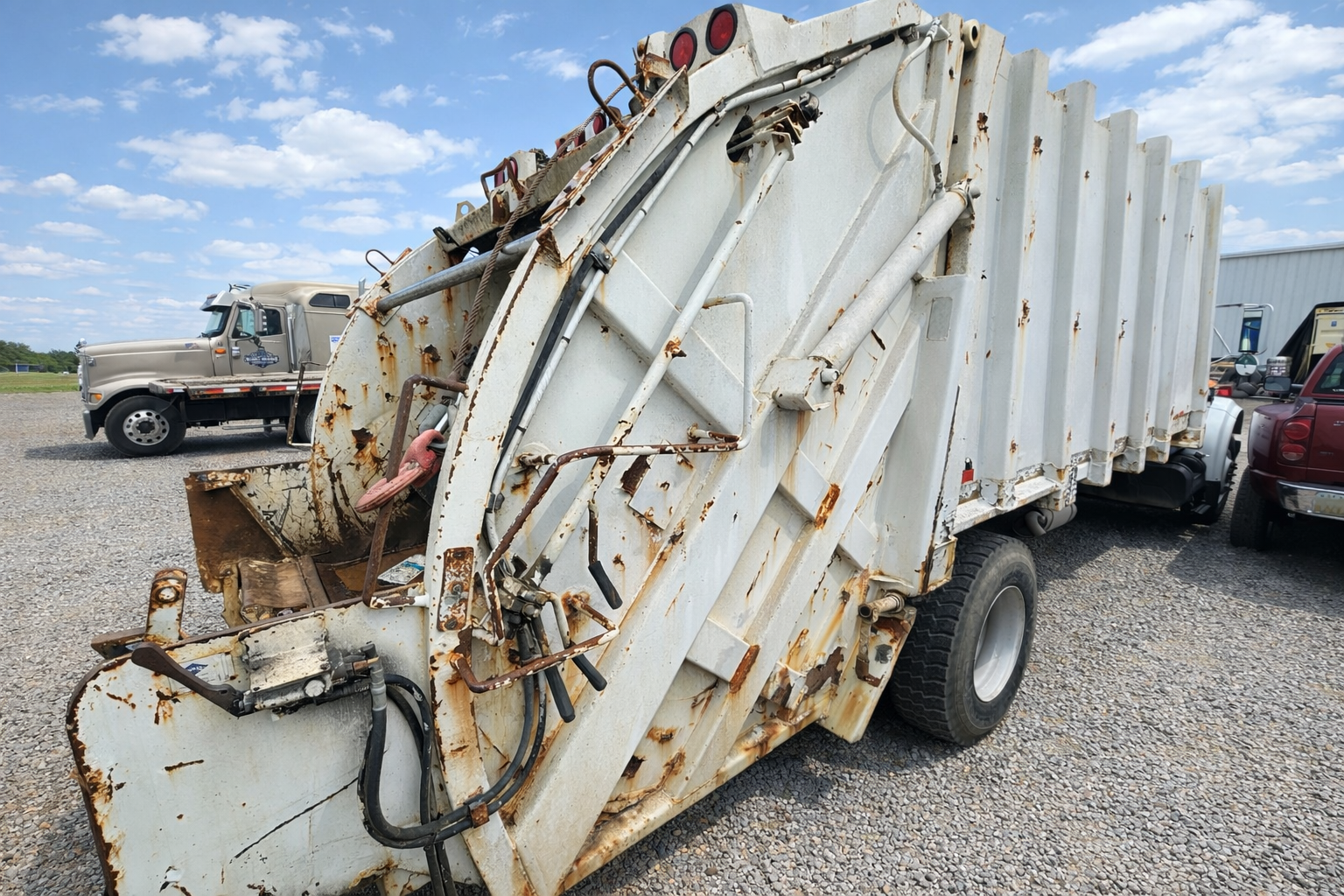 2001 INTERNATIONAL 4900 - view 6 of 35