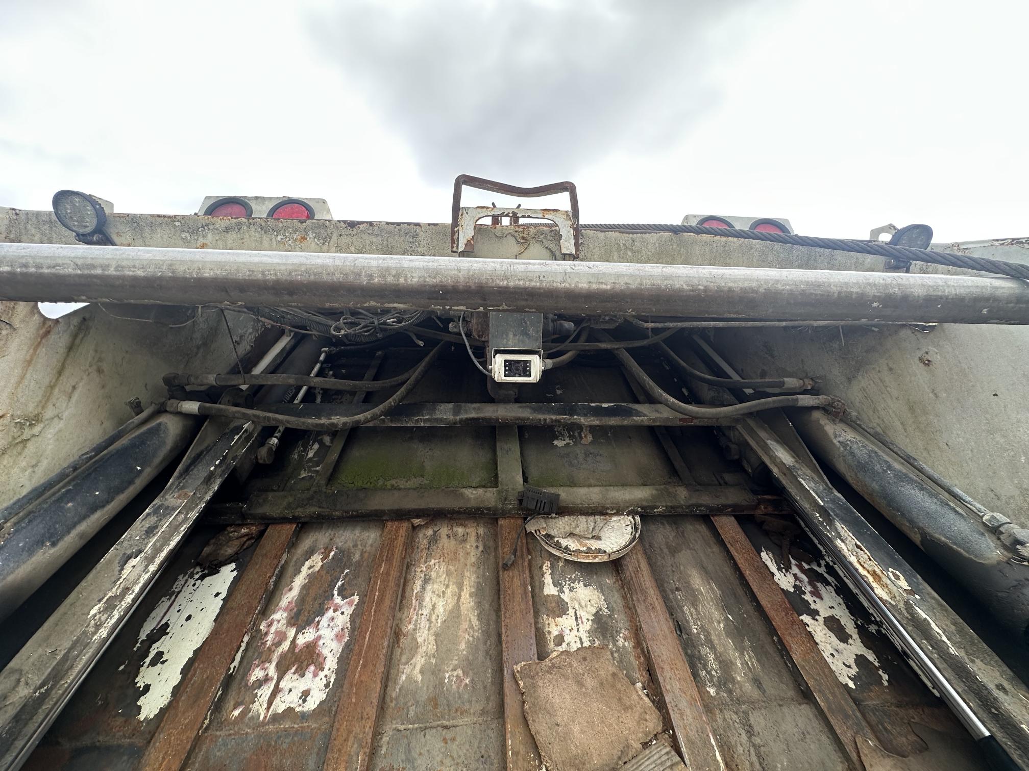 2001 INTERNATIONAL 4900 - view 19 of 35