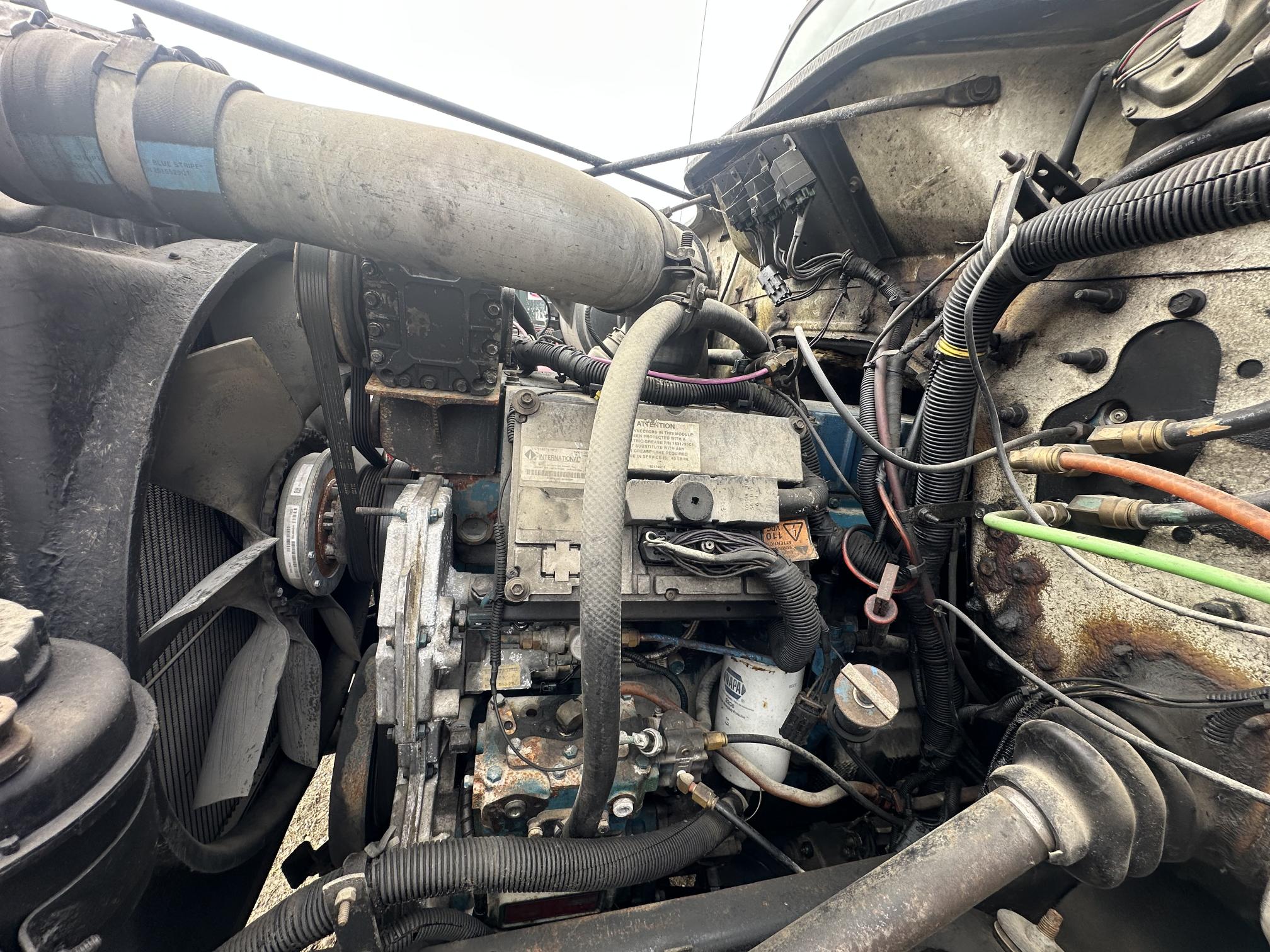 2001 INTERNATIONAL 4900 - Image 29