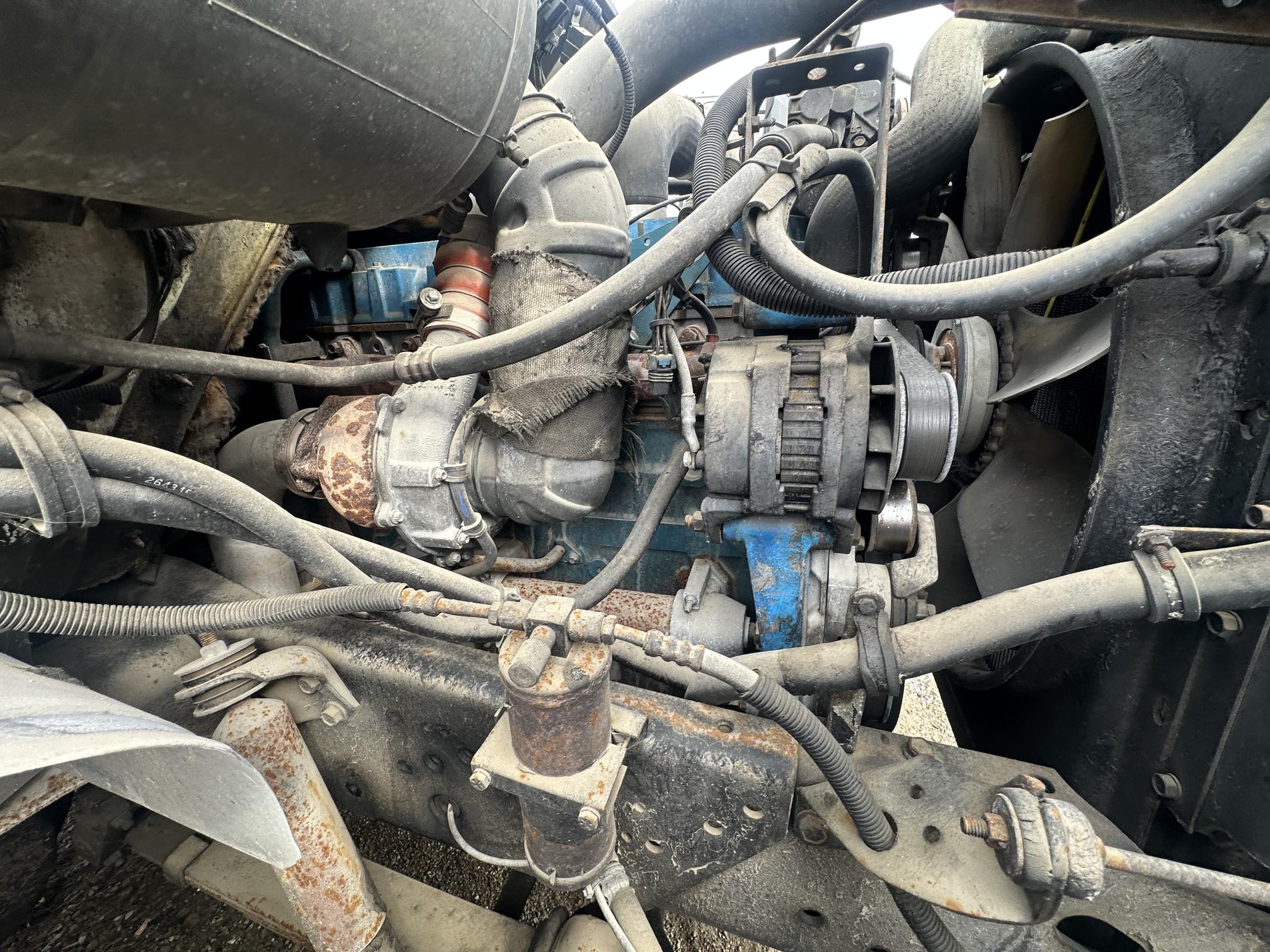 2001 INTERNATIONAL 4900 - Image 30