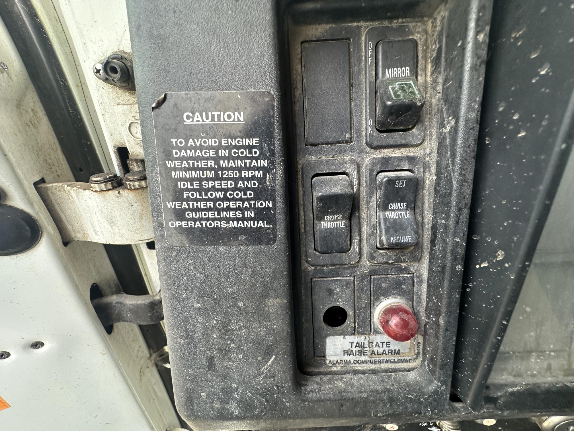 2001 INTERNATIONAL 4900 - Image 34