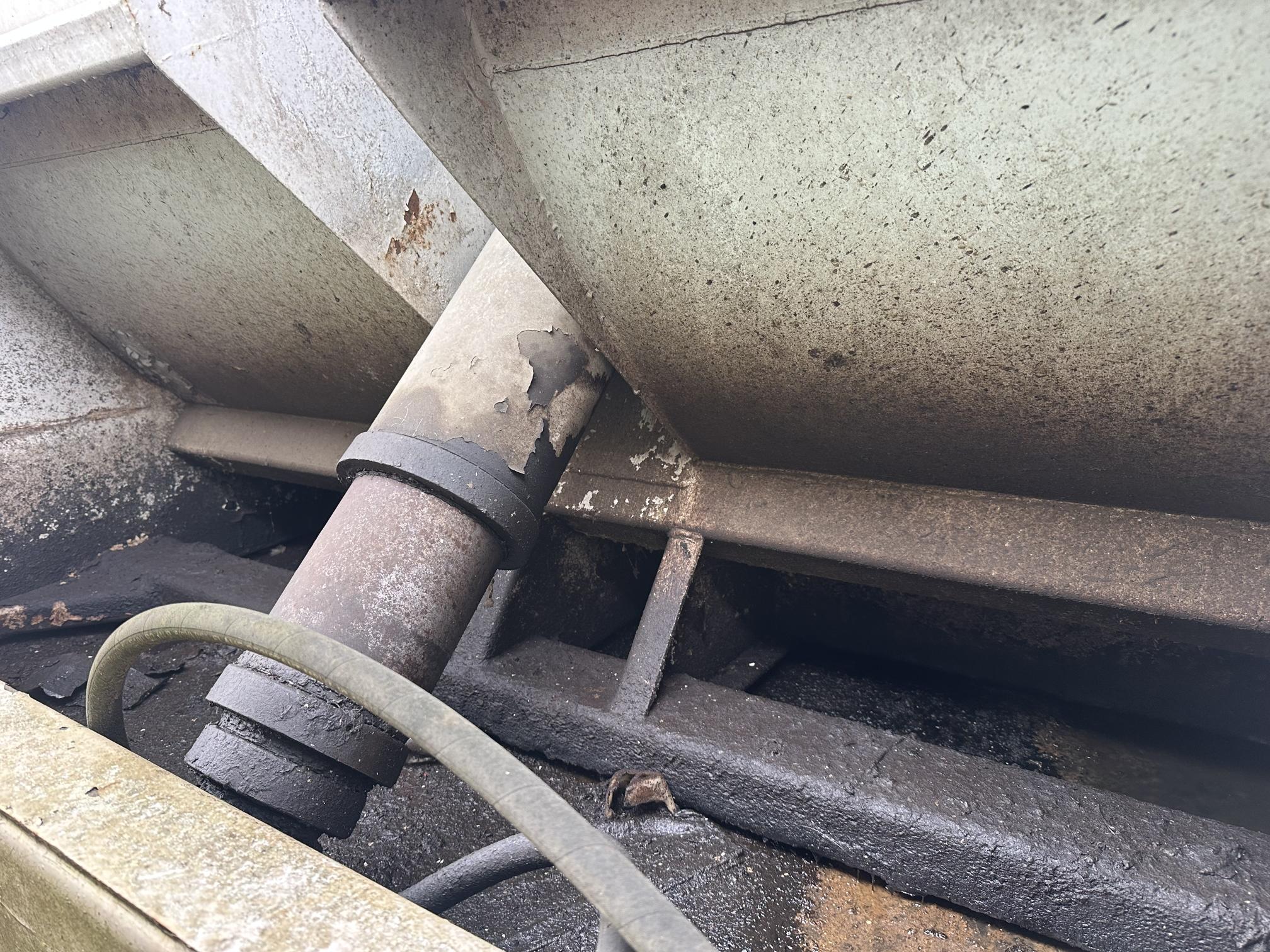 2001 INTERNATIONAL 4900 - Image 13